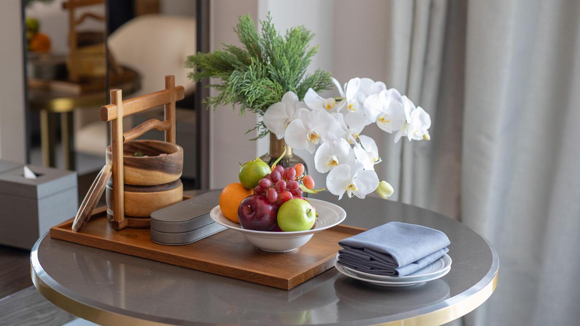 Chatrium Grand Bangkok Buitenkant foto Fruit platter